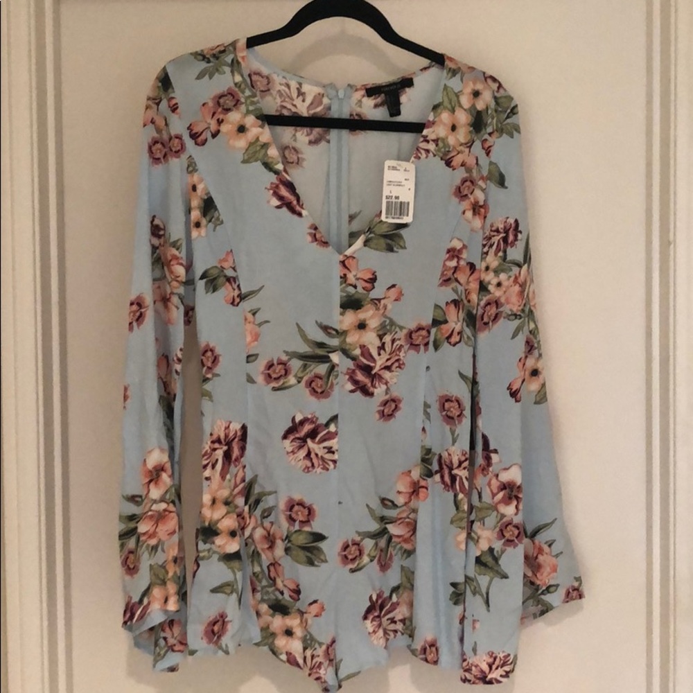 Long sleeve short romper